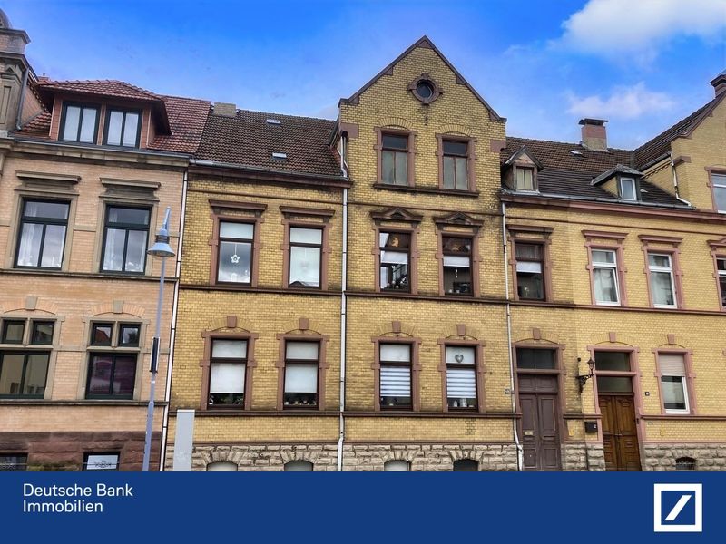 Attraktives Zweifamilienhaus mit Ausbaureserve – Ideal für Kapital